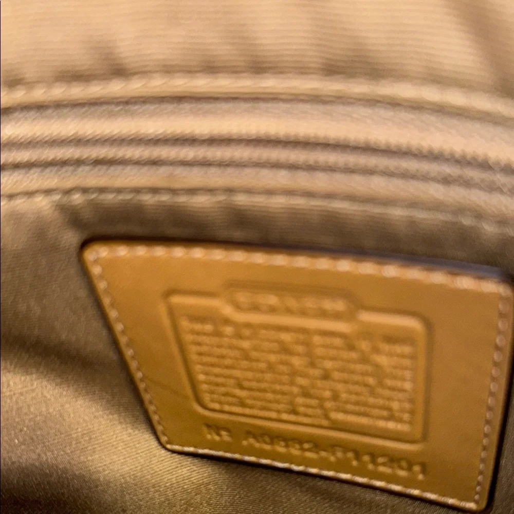 Coach Tan Leather Tote Bag with Reinforced Handles - Picture 6 of 9